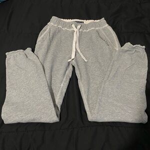 Gray abercrombie & fitch sweatpants .